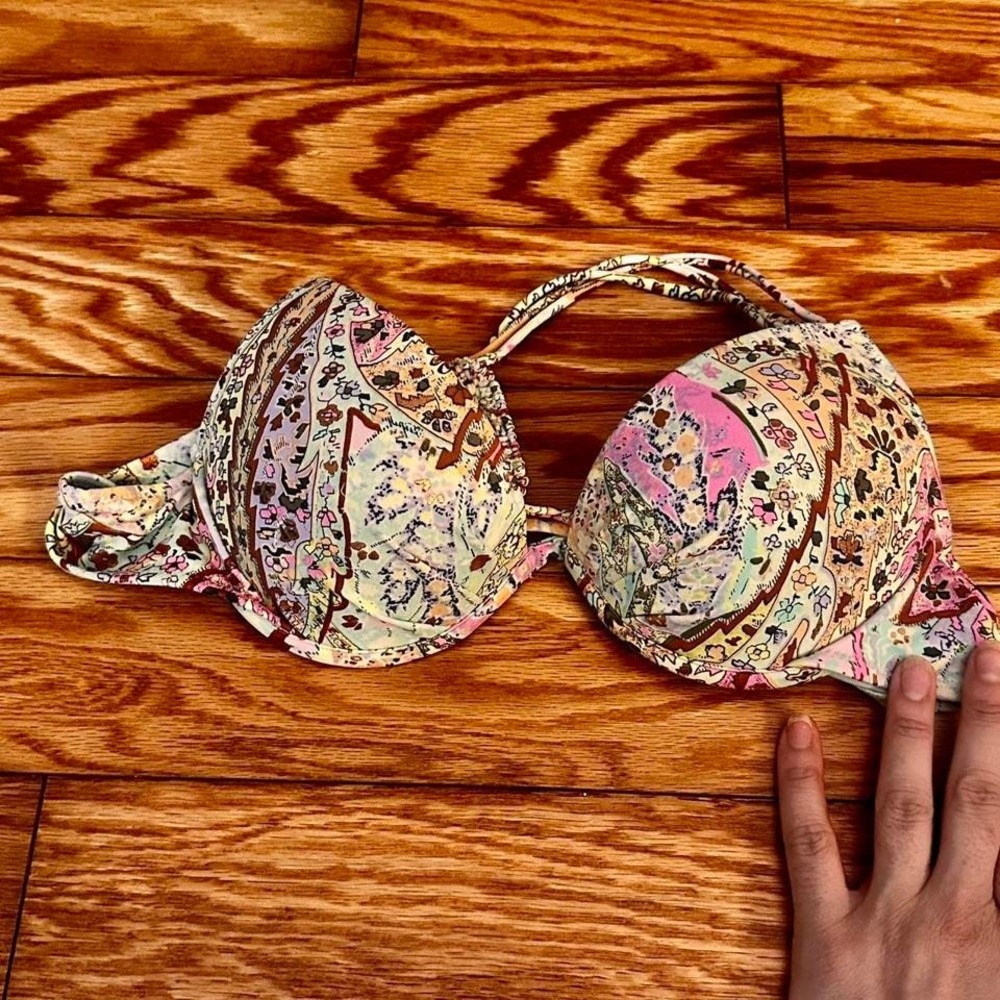 2010's Victoria's Secret bikini top